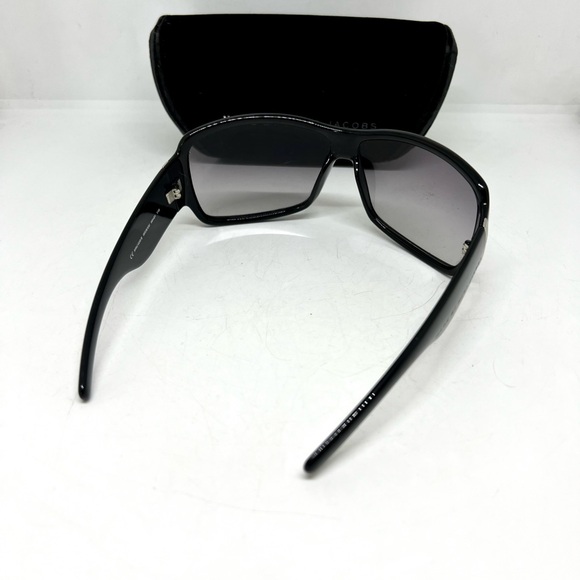 MARC by MARC JACOBSđź’ĄSOLD OUTđź’ĄUnisex Black Frame Sunglasses - Picture 8 of 10